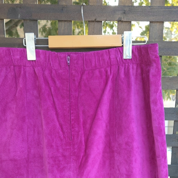 Vintage Pink Suede Skirt - Picture 7 of 8